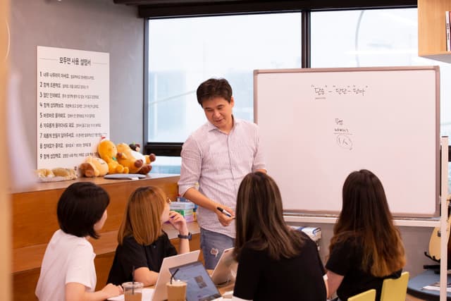 시인의 문장에서 모두의연구소 기업 비전과 철학을 발견하다